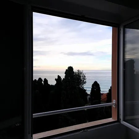 Casa Vezza * サンレモ